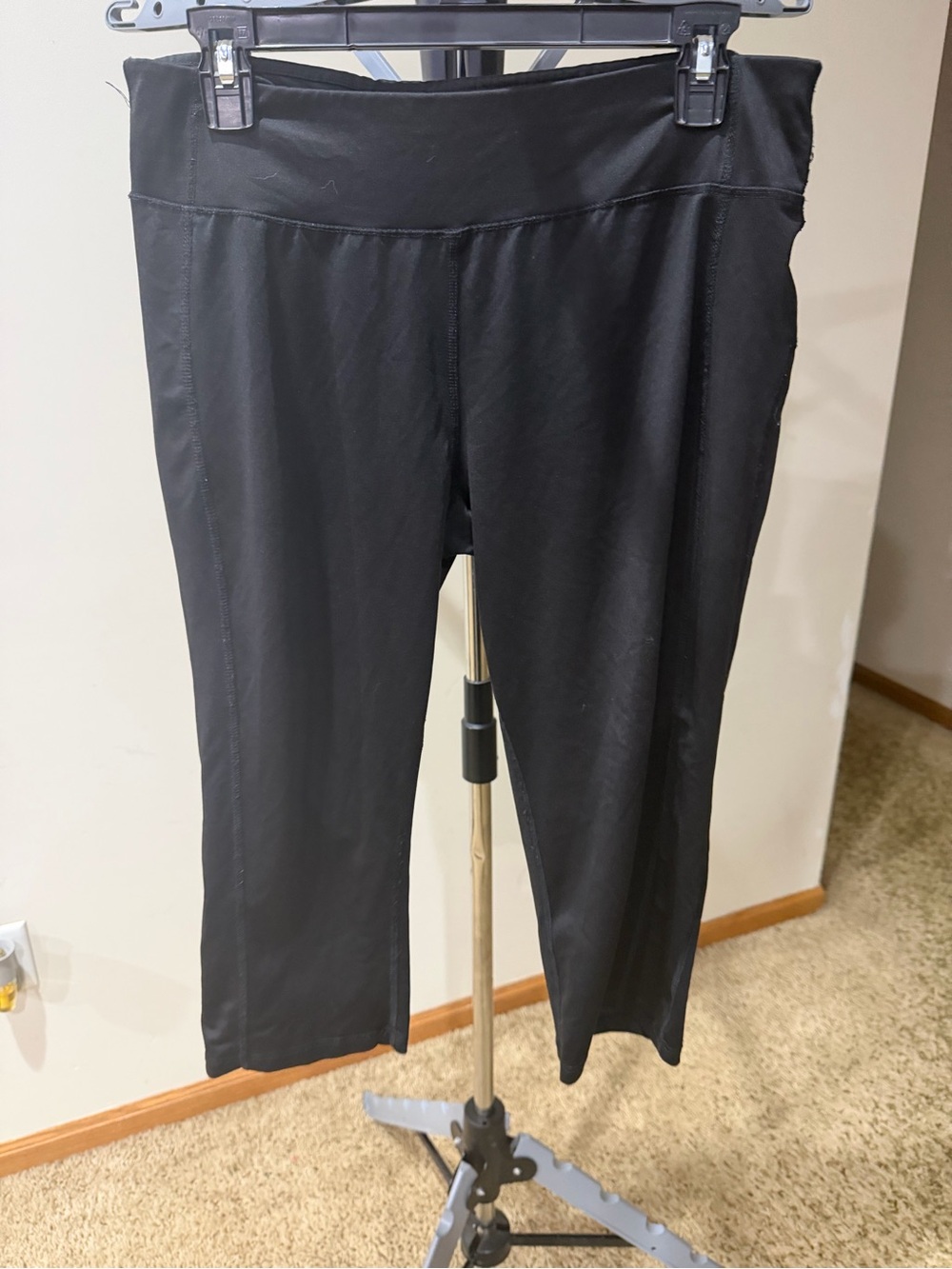 Danskin Now Black Capri Leggings with Wide Waistband
